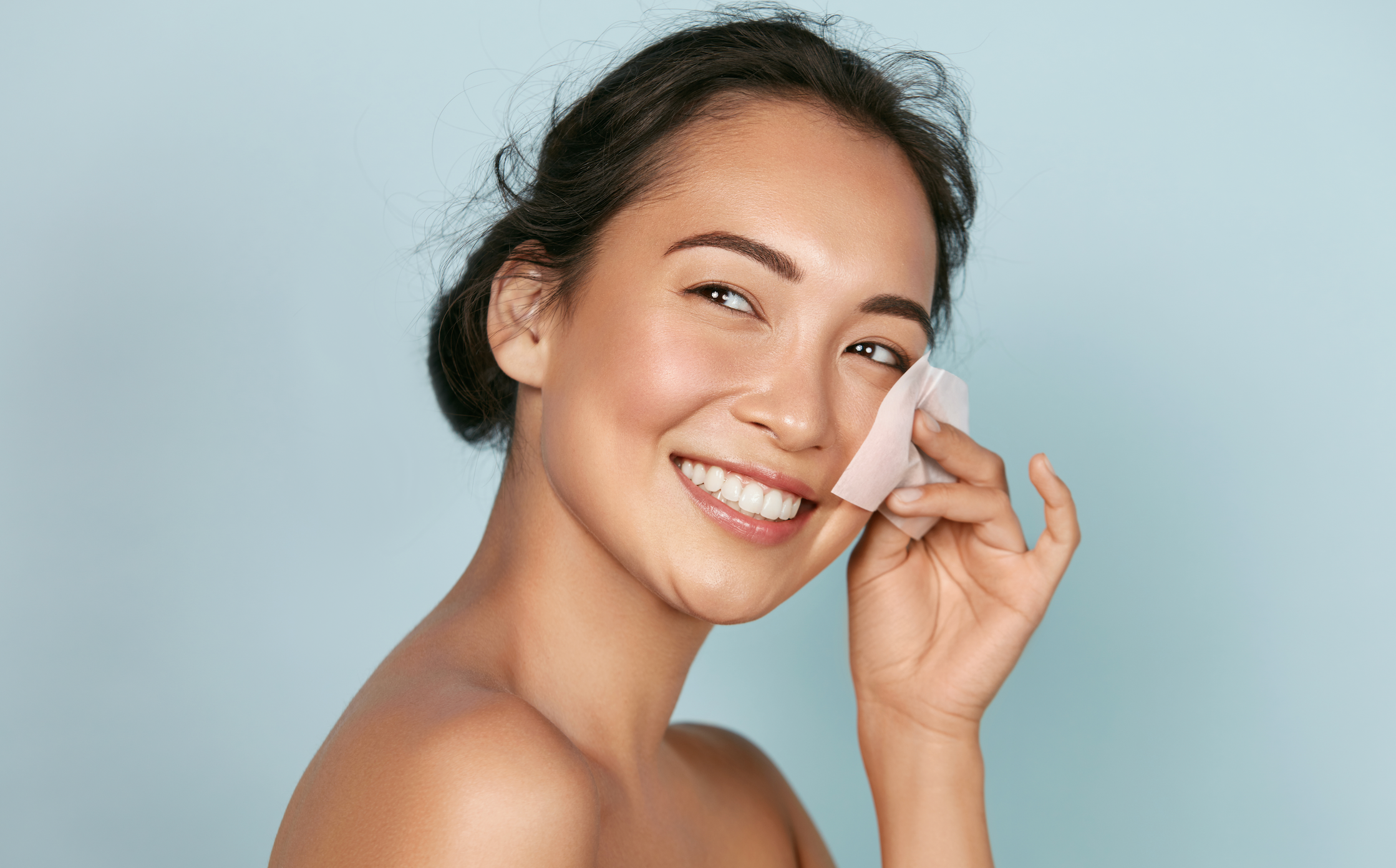 Oily skin: Skincare tips to balance oil production - blog | YEARN SKIN
